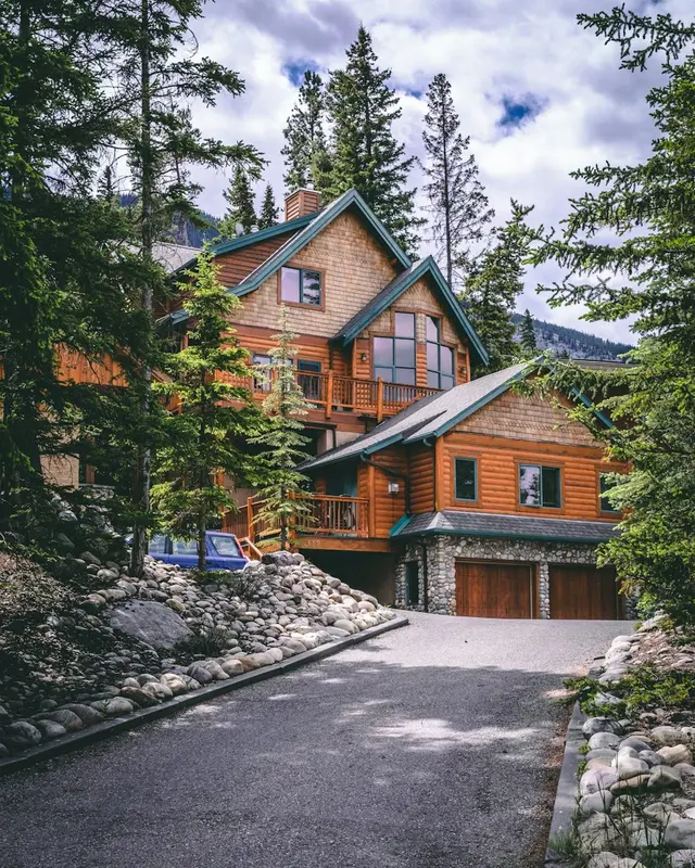 Woodcreek.Homes Premium Domain